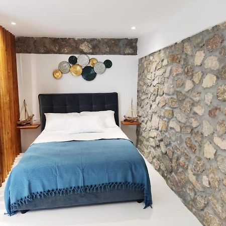 Woodstone Studios & Apartments Santorini Pyrgos Kallistis Exterior photo