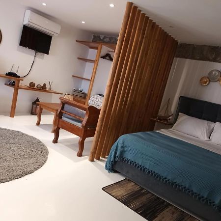 Woodstone Studios & Apartments Santorini Pyrgos Kallistis Exterior photo