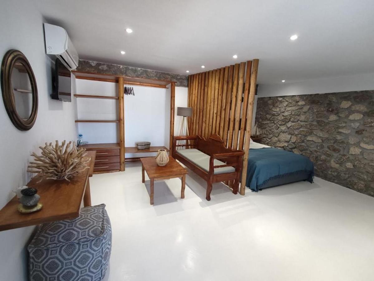 Woodstone Studios & Apartments Santorini Pyrgos Kallistis Exterior photo
