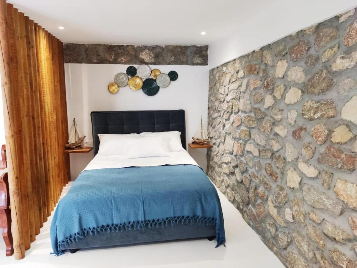 Woodstone Studios & Apartments Santorini Pyrgos Kallistis Exterior photo