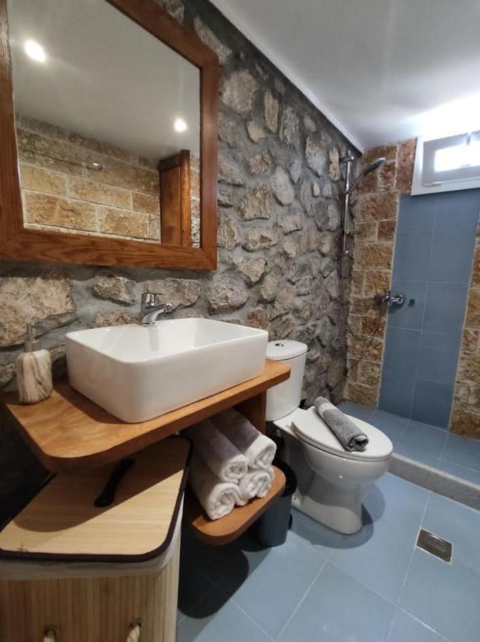 Woodstone Studios & Apartments Santorini Pyrgos Kallistis Exterior photo