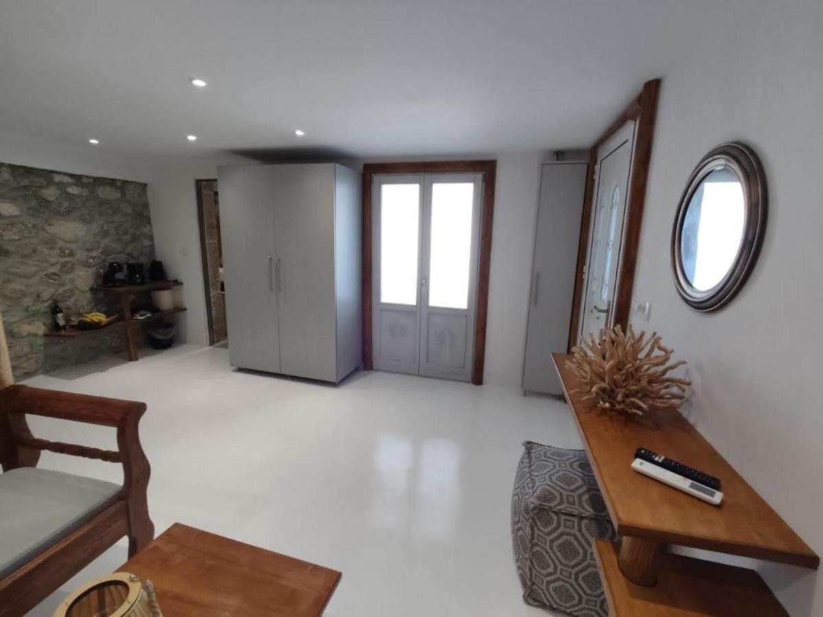 Woodstone Studios & Apartments Santorini Pyrgos Kallistis Exterior photo